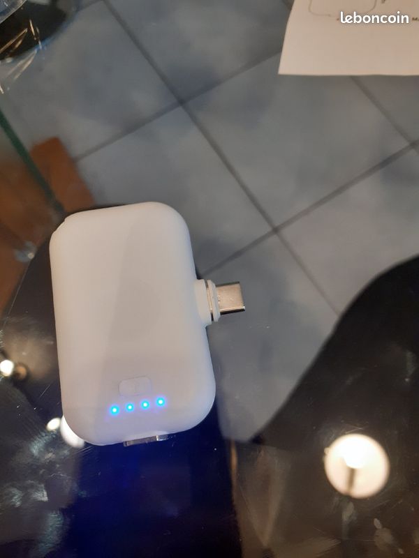 Vends 3 batterie magnétique portable type C (image 2)