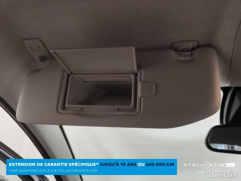 Citroën C3 BlueHDi 100 S&S BVM6 Shine Pack (image 37)