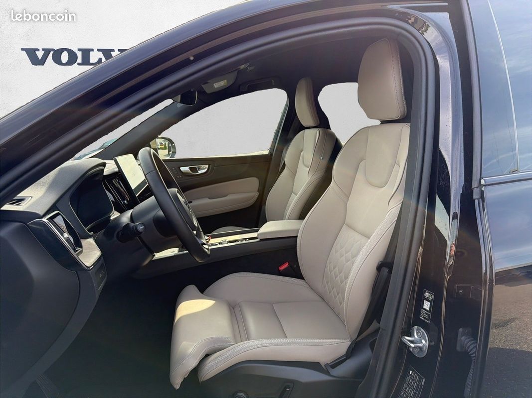 VOLVO XC60 T6 AWD Hybride rechargeable 253 ch+145 ch Geartronic 8 Plus Style Dark (image 4)