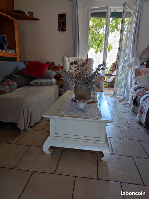 Petite table massif cherche son/sa nouvelle propriétaire ☺️ (image 2)