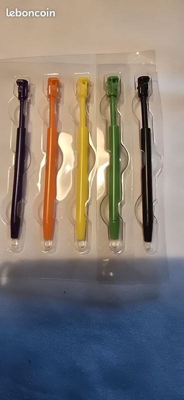 Stylets et protection écran 2DS (image 4)