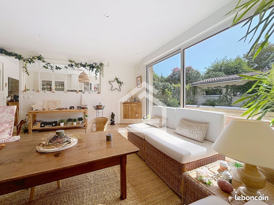 Maison 8 pièces 183 m² · à Bordeaux · 183 m² · 950 250 €
