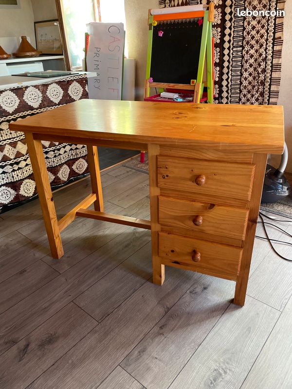 Bureau en pin massif (image 1)