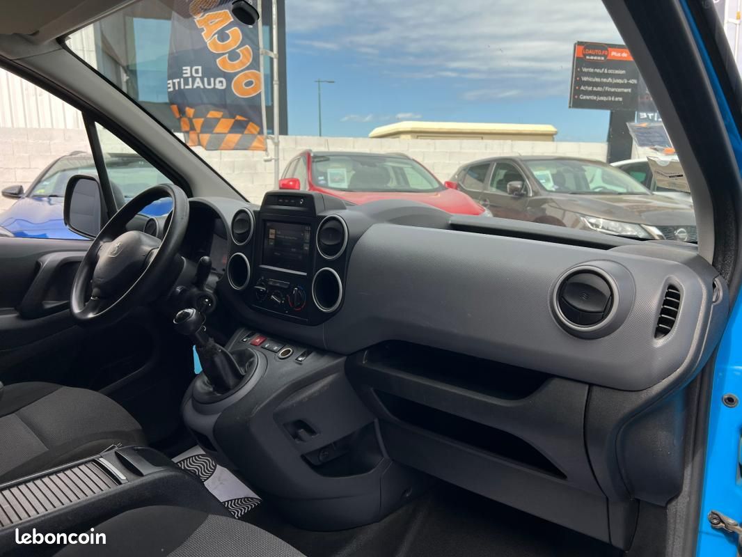 Peugeot Partner FOURGON STANDARD 1.6 BLUEHDI 75 BVM5 PRO / CLIM ECRAN BLUETOOTH ATTELAGE ... (image 8)