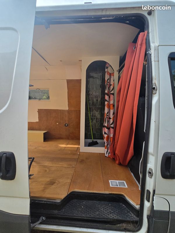 Iveco Daily L2H2 2018 - 153 500 km - boîte auto (image 3)