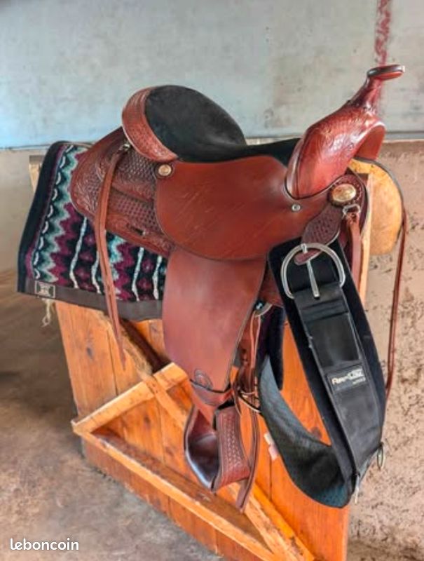 Paire de fontes de selle cavalerie francaise WW1, à cheval, en cuir