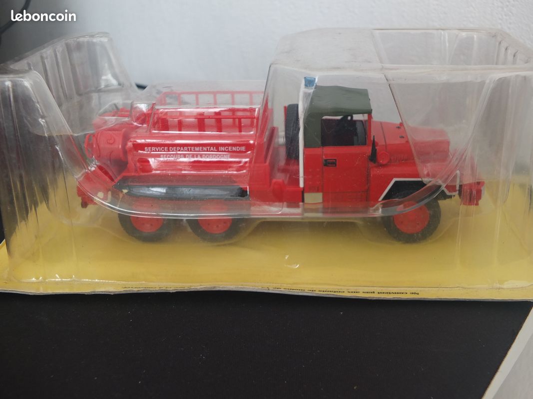 Camion-citerne GMC CCKW 353 Pompier échelle 1/43 - Hachette N°19, Occasion Comme Neuf