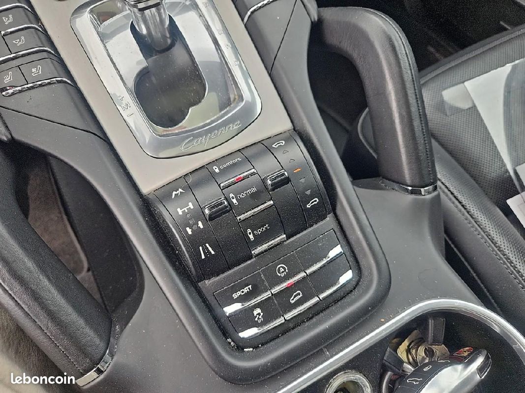 PORSCHE CAYENNE (958) turbo (image 21)
