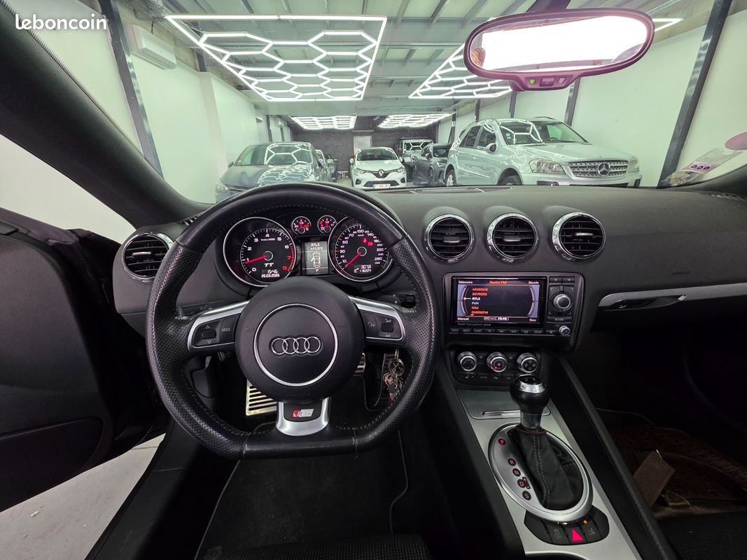 Audi TT cabriolet 2.0 TFSI / sieges chauffants / Bluetooth / feux auto / climatisation auto (image 17)