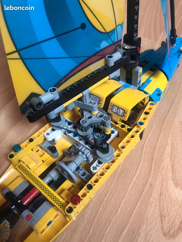 Lego Technique Bateau 42074 (image 3)