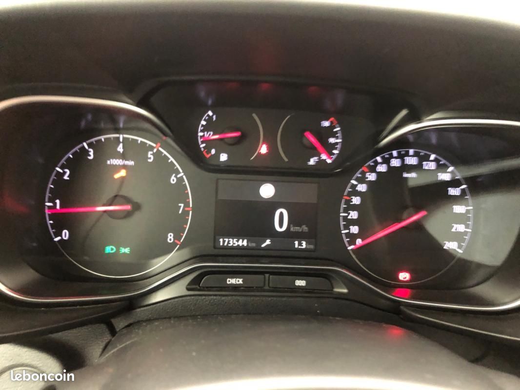 Opel Combo LIFE L2H1 1.5 Diesel 100 ch Start/Stop Elegance (image 12)