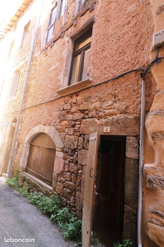 Immeuble 140 m² · à Saint-Antonin-Noble-Val · 140 m² · 39 000 €