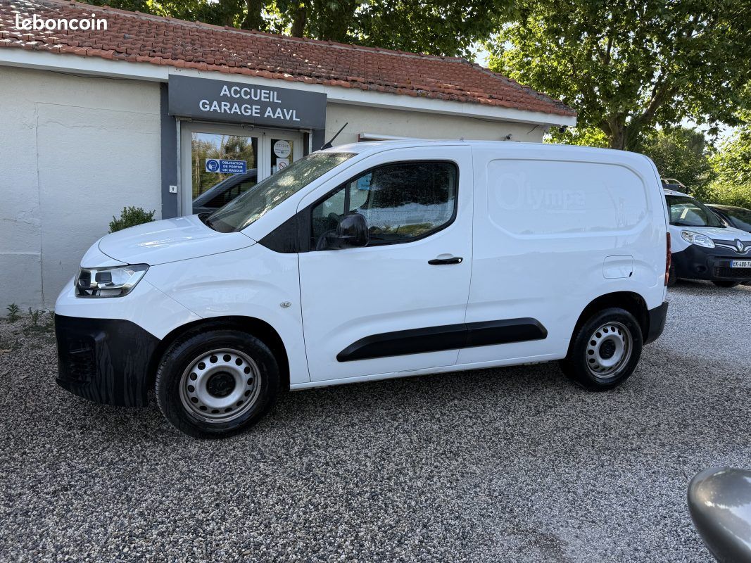 Citroen berlingo m 1.5 blue hdi 100 car play grip mode caméra 3 places 2020 (image 2)