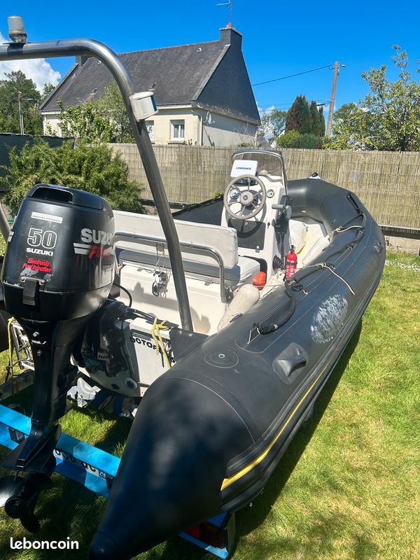 Bombard DB 500 – Semi-rigide 2003 – Suzuki DF 50 ch – 690 h – Sortie de révision – Remorque Galaxy (image 2)
