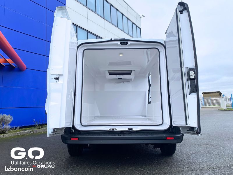 Renault Trafic véhicule réfrigéré isotherme 4.4m³ (FRAX) L2H1 2.0 dCi 130ch (Diesel) BVM - Confort - Fourgon frigo occasion by Gruau - à partir de 845/mois (image 8)