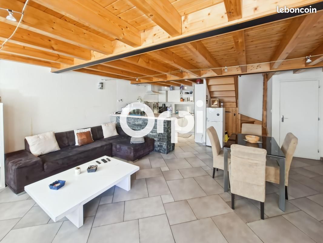 Appartement 3 pièces 50 m² · à Rontalon · 50 m² · 630 €