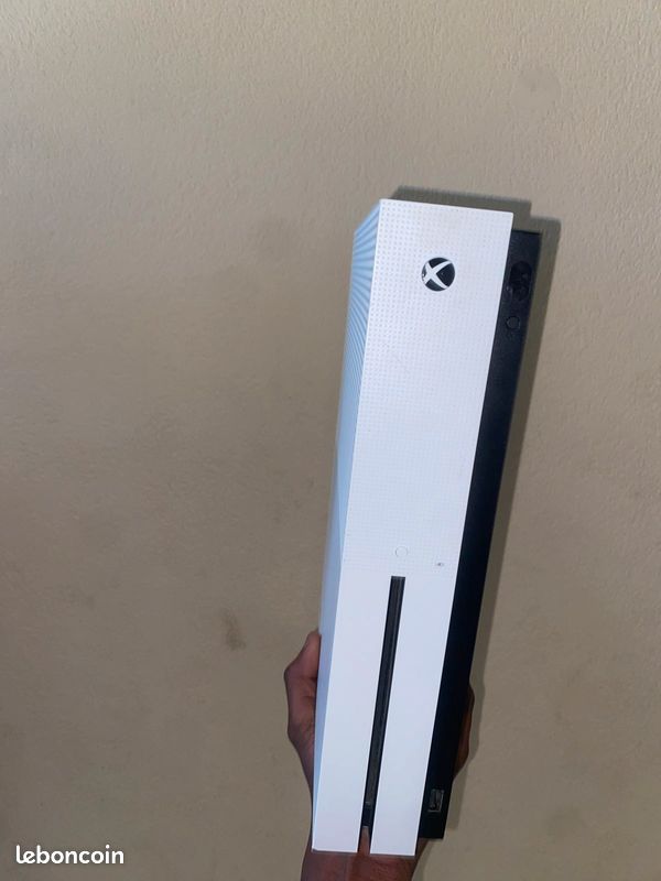 Écran Samsung à vendre + Xbox one S 1 Avc manette (image 3)
