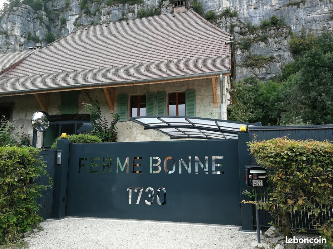 Maison 13 pièces 440 m² · à Saint-Christophe · 440 m² · 495 000 €