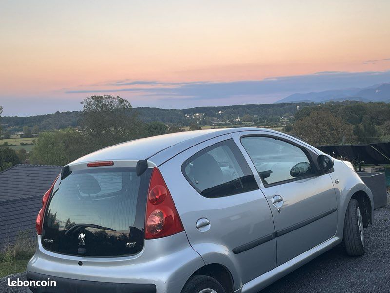 Voiture 107 Peugeot Trendy 5 portes (image 3)