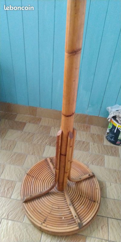 Patere sur pied en rotin (image 3)