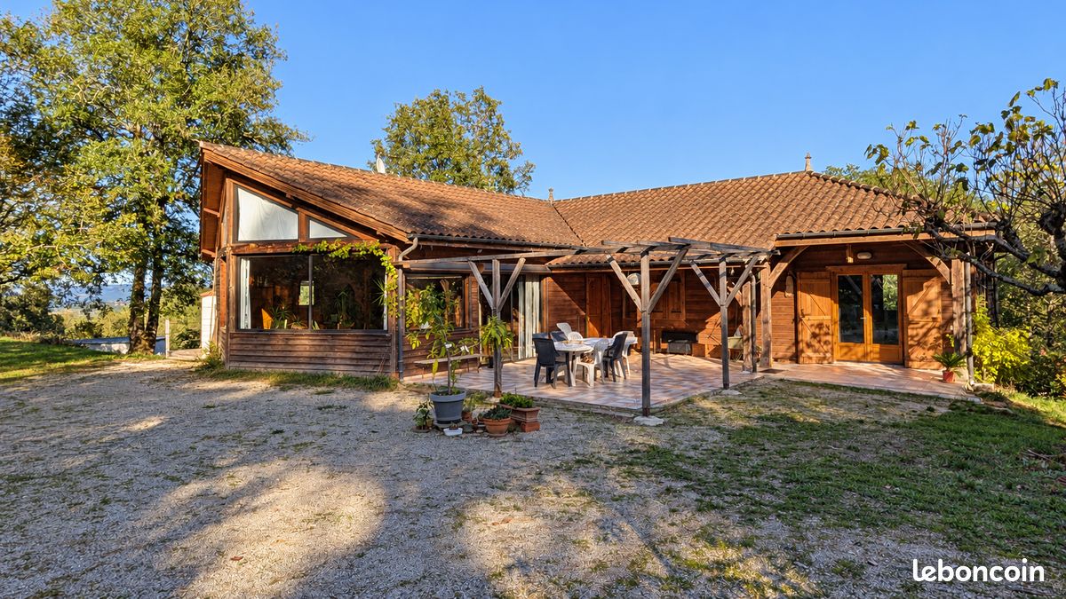Maison 7 pièces 233 m² · à Loubressac · 233 m² · 420 000 €