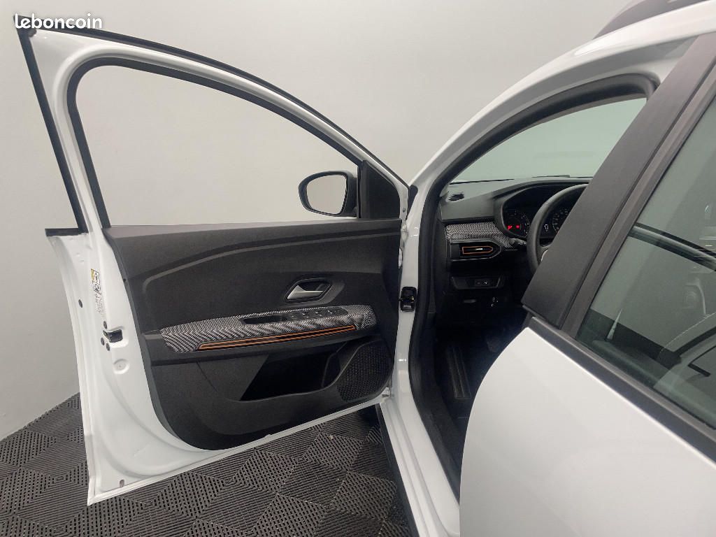 Dacia Sandero ECO-G 100 Stepway Expression (image 18)