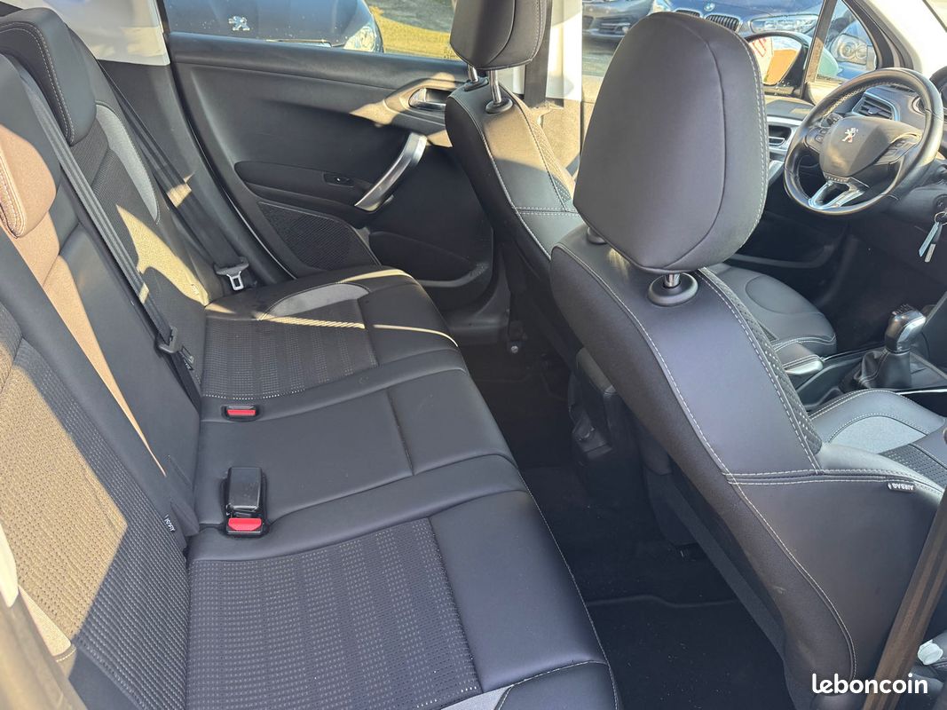Peugeot 2008 (image 7)