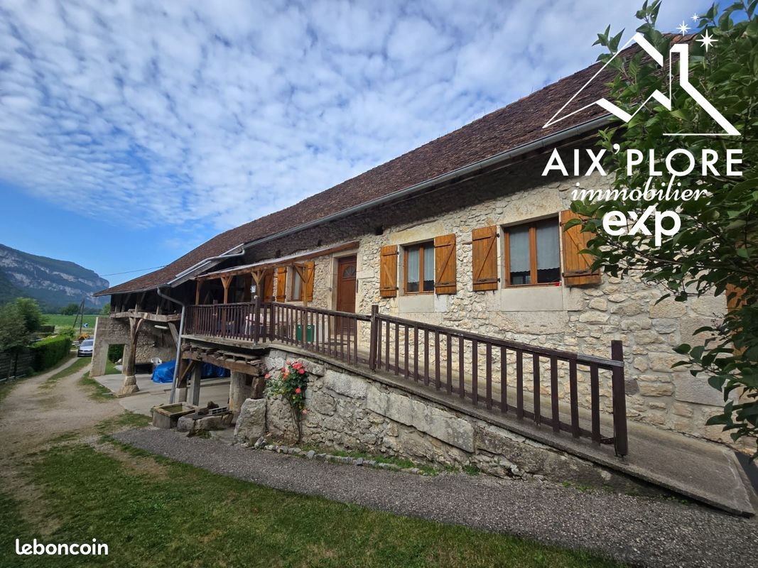 Maison 5 pièces 156 m² · à La Balme · 156 m² · 322 000 €