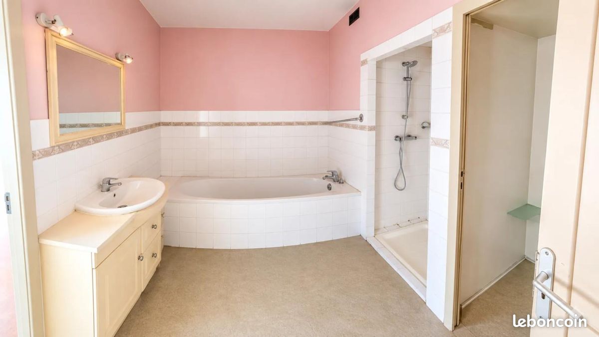 Maison 6 pièces 173 m² · à Villers-lès-Luxeuil · 173 m² · 64 500 €