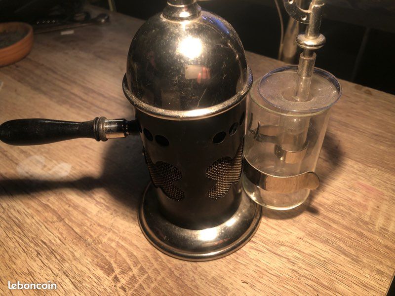 Ancien pulvérisateur médical (image 2)