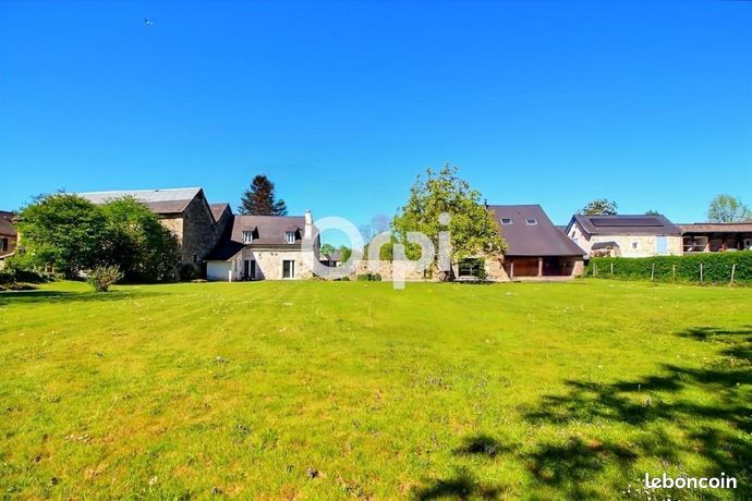 Maison 7 pièces 244 m²
