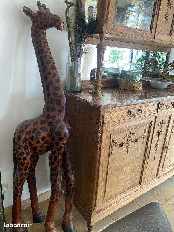 2 Girafes en bois exotique provenant du Gabon ,sculptée dans la masse , il y en a une avec la patte re fixé (image 3)