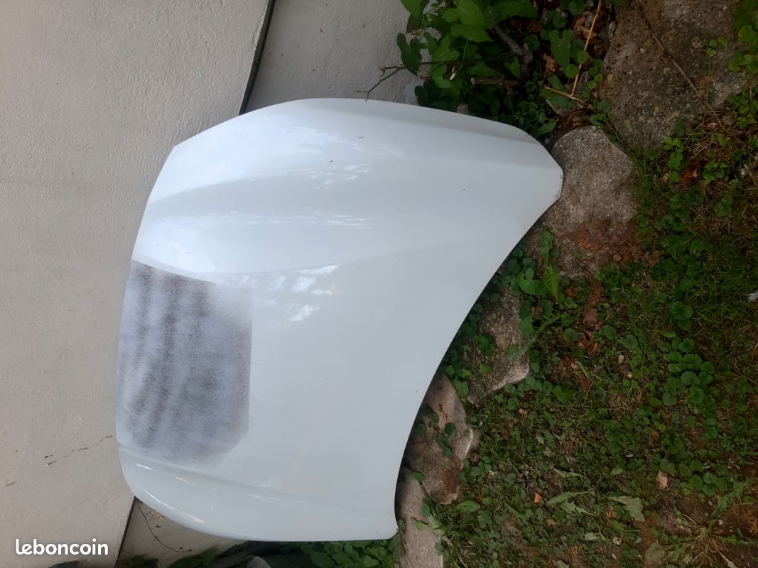 Capot avant Peugeot 208 (image 1)