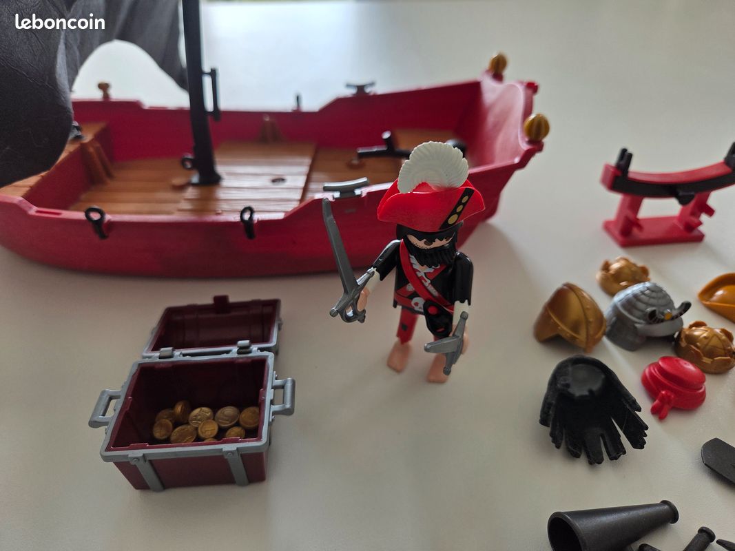 Playmobil - Set 5298 - Bateau Pirate de Tête de mort (image 3)