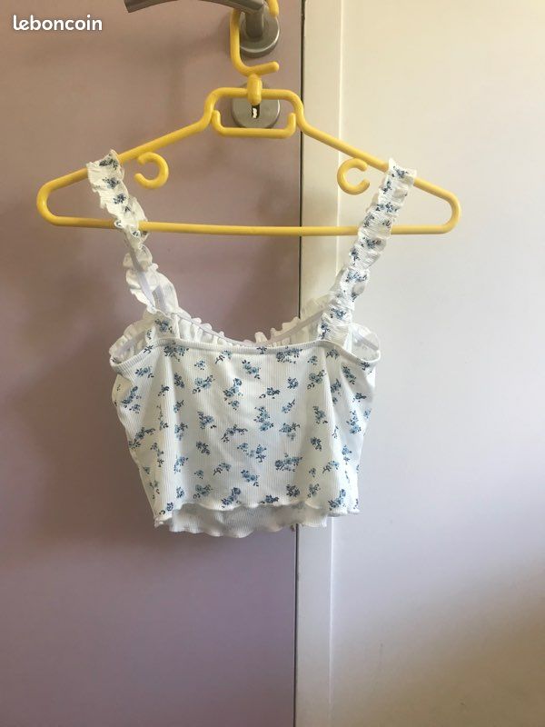Crop top a fleur shein (image 2)