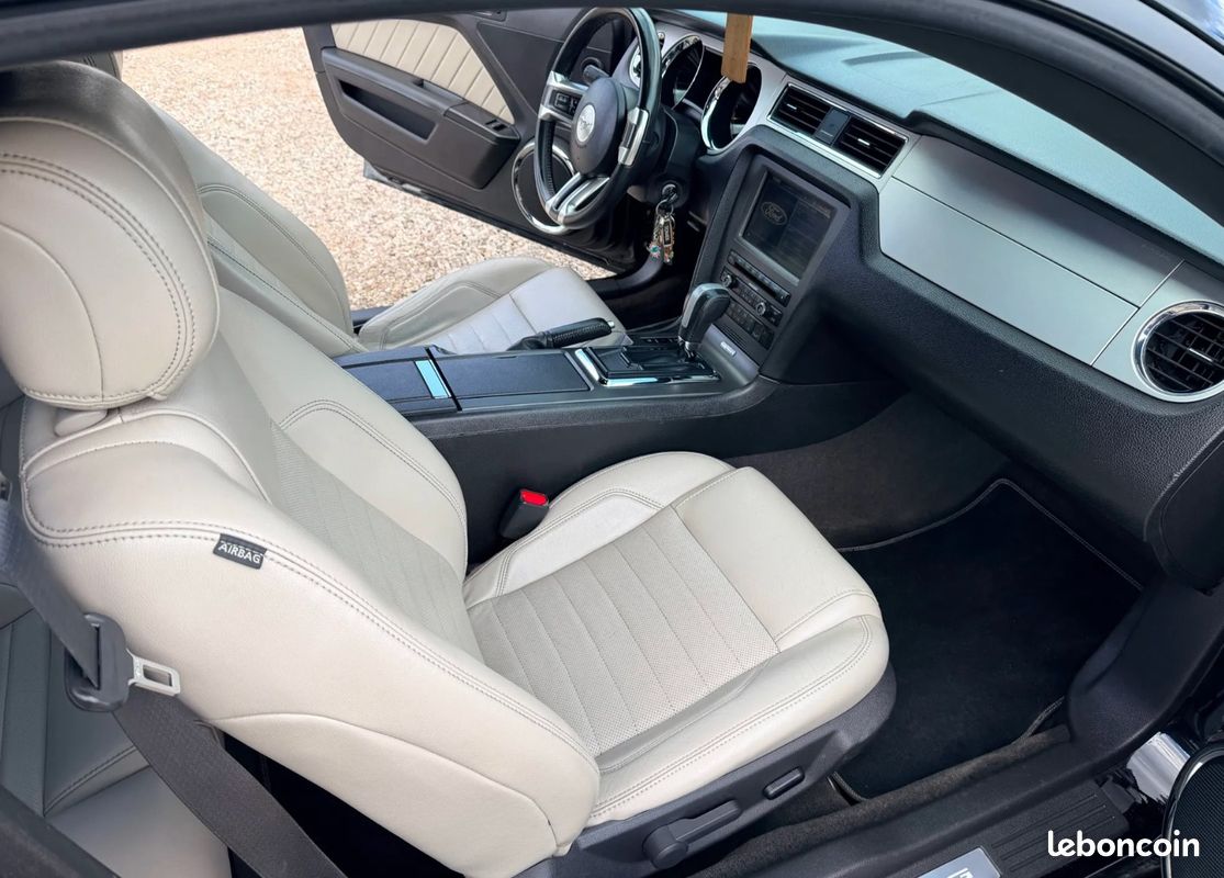 FORD Mustang COUPÉ 3.7 V6 305CH PREMIUM (image 9)