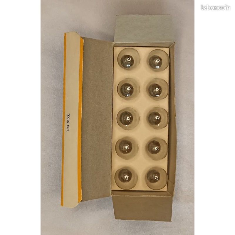 Boite ampoules 24V USA Général Electric Company WW2 (image 2)