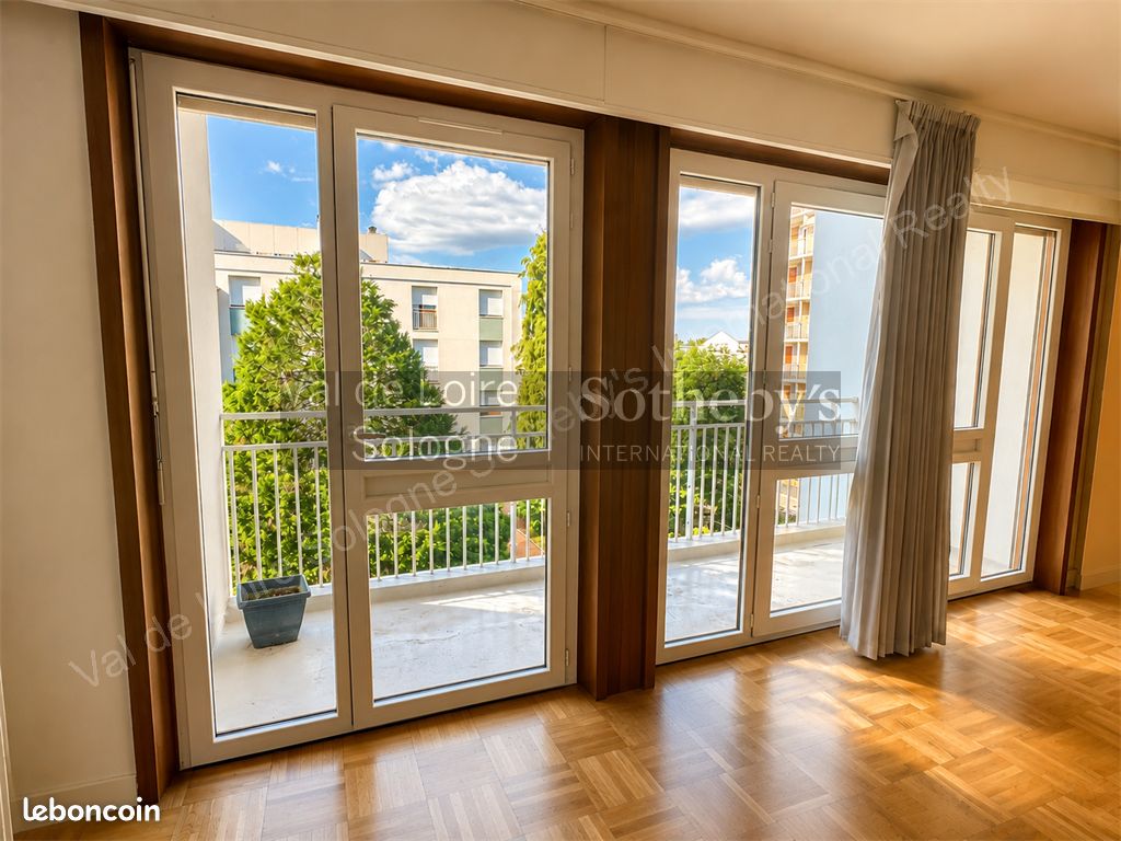 Appartement 5 pièces 109 m² · à Orléans · 109 m² · 210 000 €