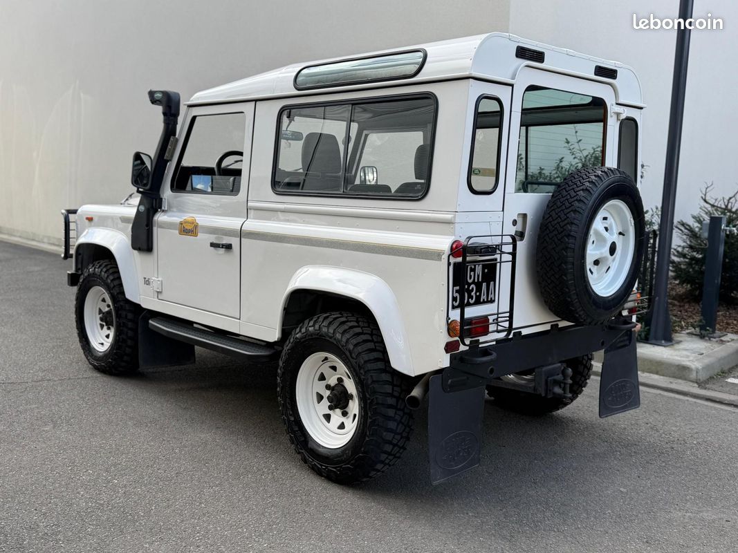 LAND ROVER DEFENDER 90 Trophy RARE 2.5 TDI Origine France Magnifique État (image 4)