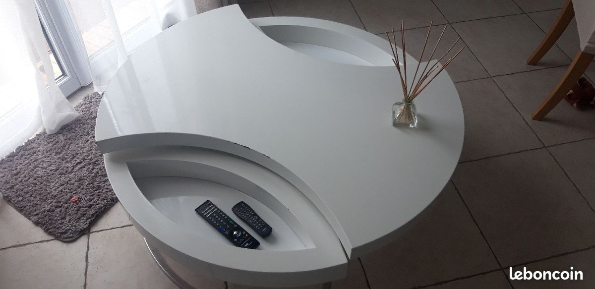 Table basse blanche design (image 2)