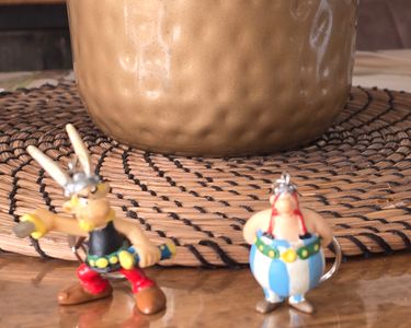 LOT FIGURINES ASTERIX , OBELIX - MD TOYS - Plastoy - Bully