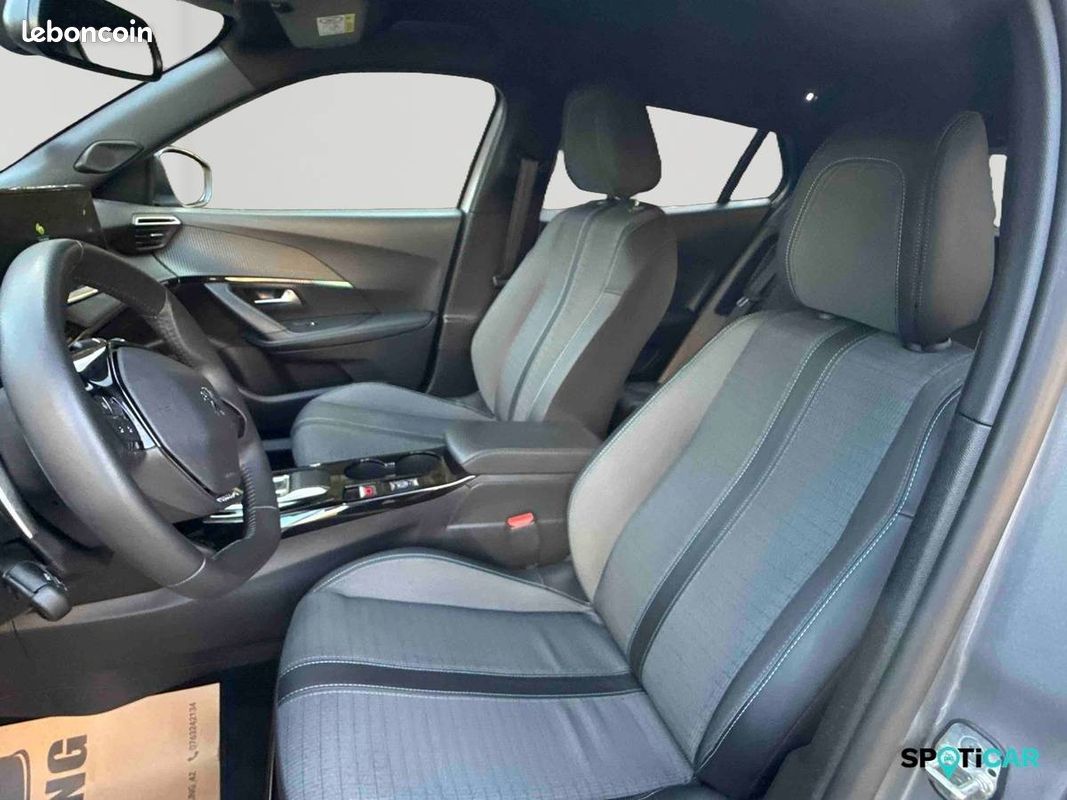 PEUGEOT 2008 PureTech 130 S&S EAT8 Allure (image 13)