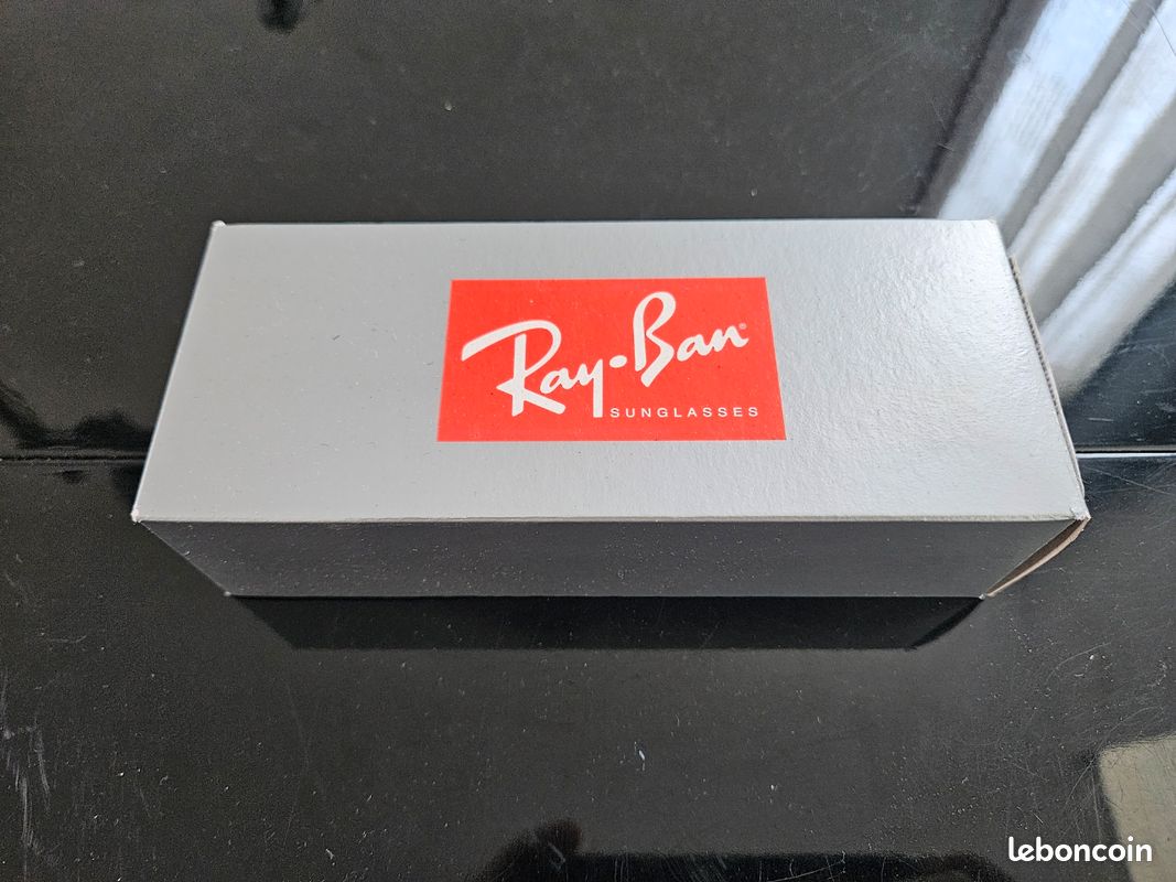 RayBan RB3681 lunettes de soleil neuves
Réf RB3681
Neuves avec boîte
Cadeau qui n'a pas convenu, je les revends donc (image 4)
