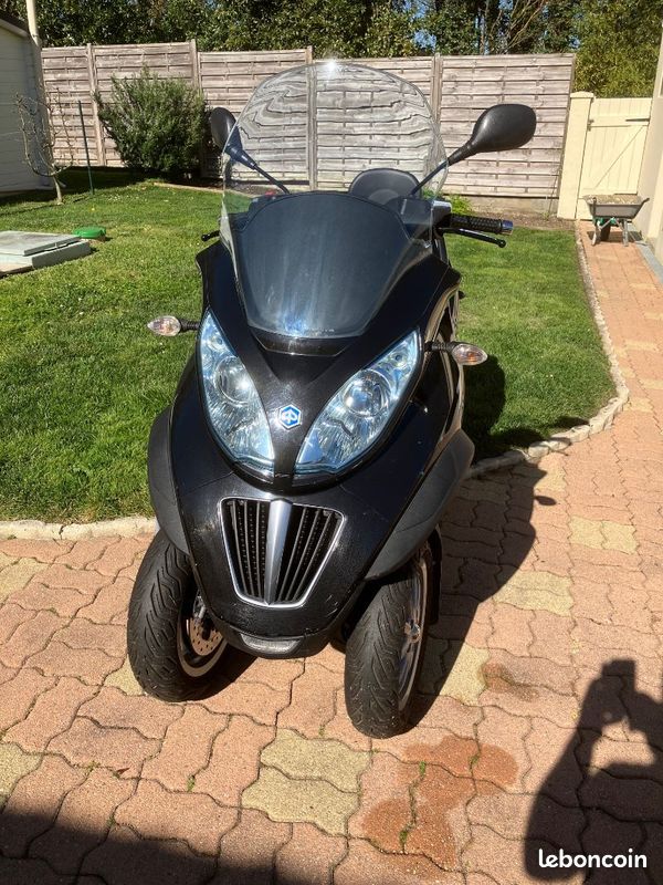 Piaggio mp3 400 lt (image 1)