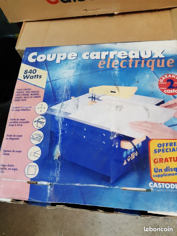 Vends coupe carreaux (image 1)