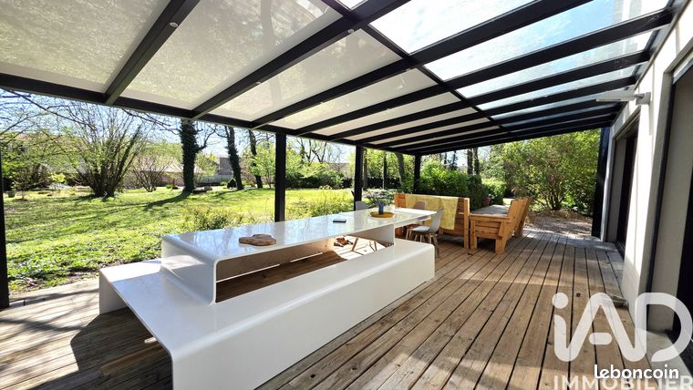 Maison 7 pièces 212 m²