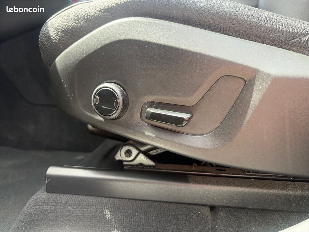 VOLVO XC60 T6 Recharge AWD 253 ch + 145 ch Geartronic 8 Inscription Business (image 18)