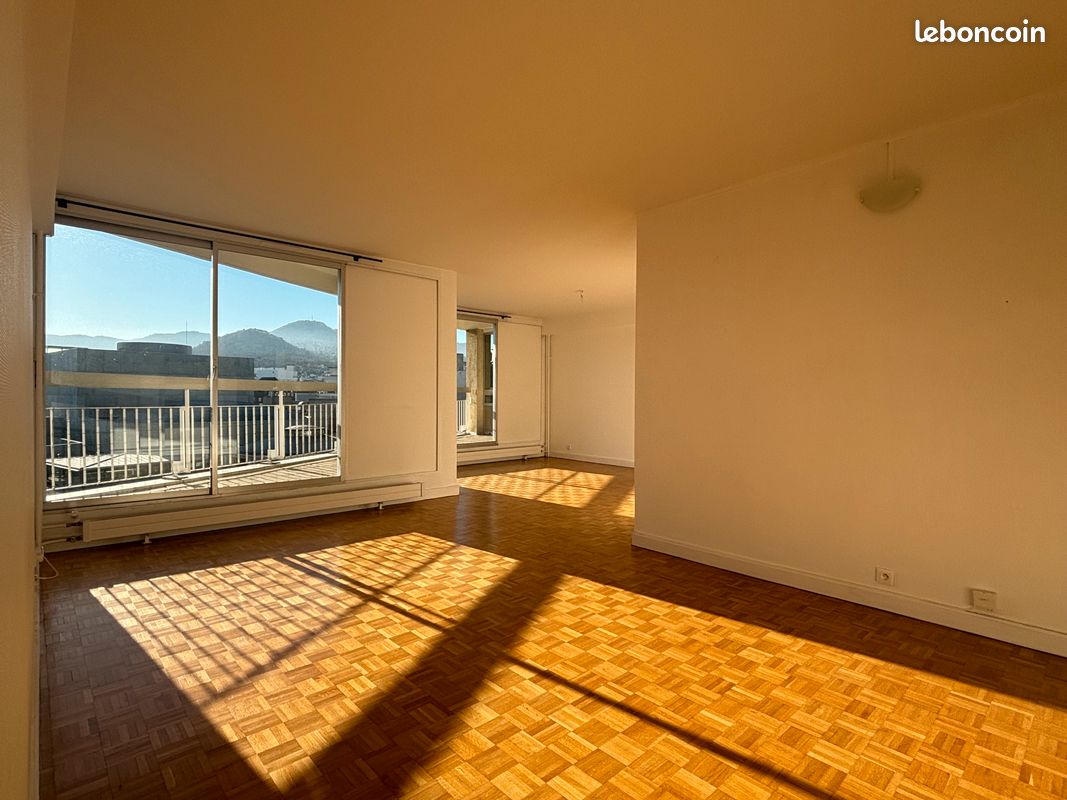 Appartement 4 pièces 117 m² · à Clermont-Ferrand · 117 m² · 1 100 €
