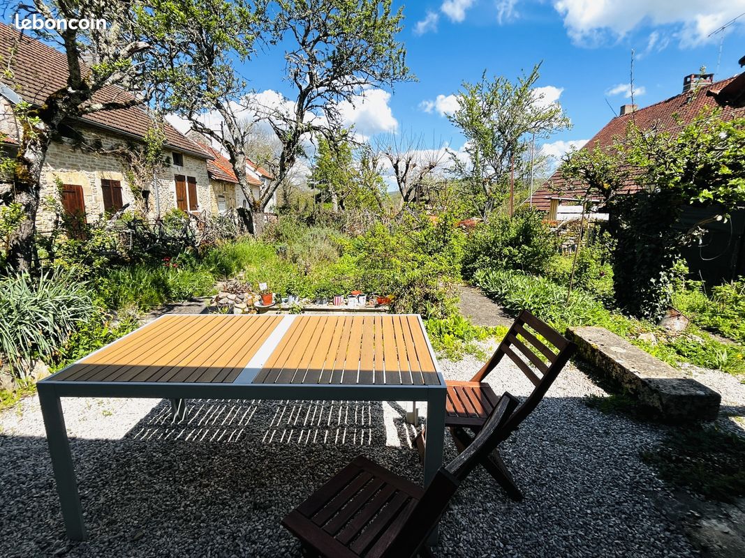 Maison 7 pièces 126 m² · à Commarin · 126 m² · 155 000 €