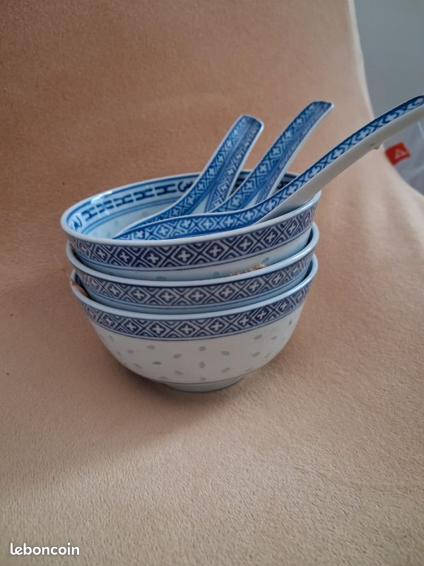 Lot De 6 Bols En Porcelaine Style Chinois Bleus Avec Cuillères – Occasion, Parfait Pour Décoration Ou Usage Quotidien
